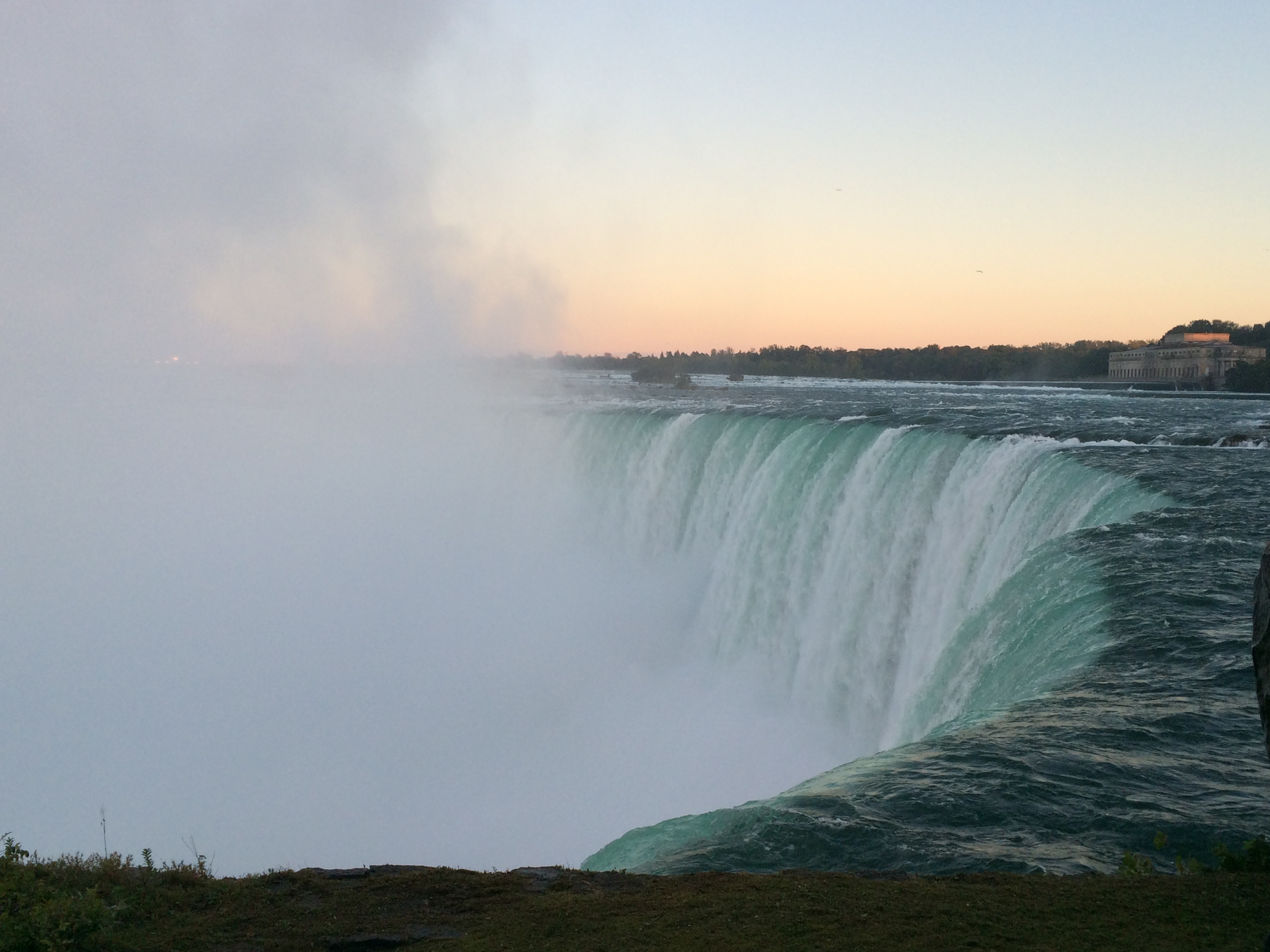 0040 2015-09-22 19.02.54 Twilight at Niagara Falls, ON