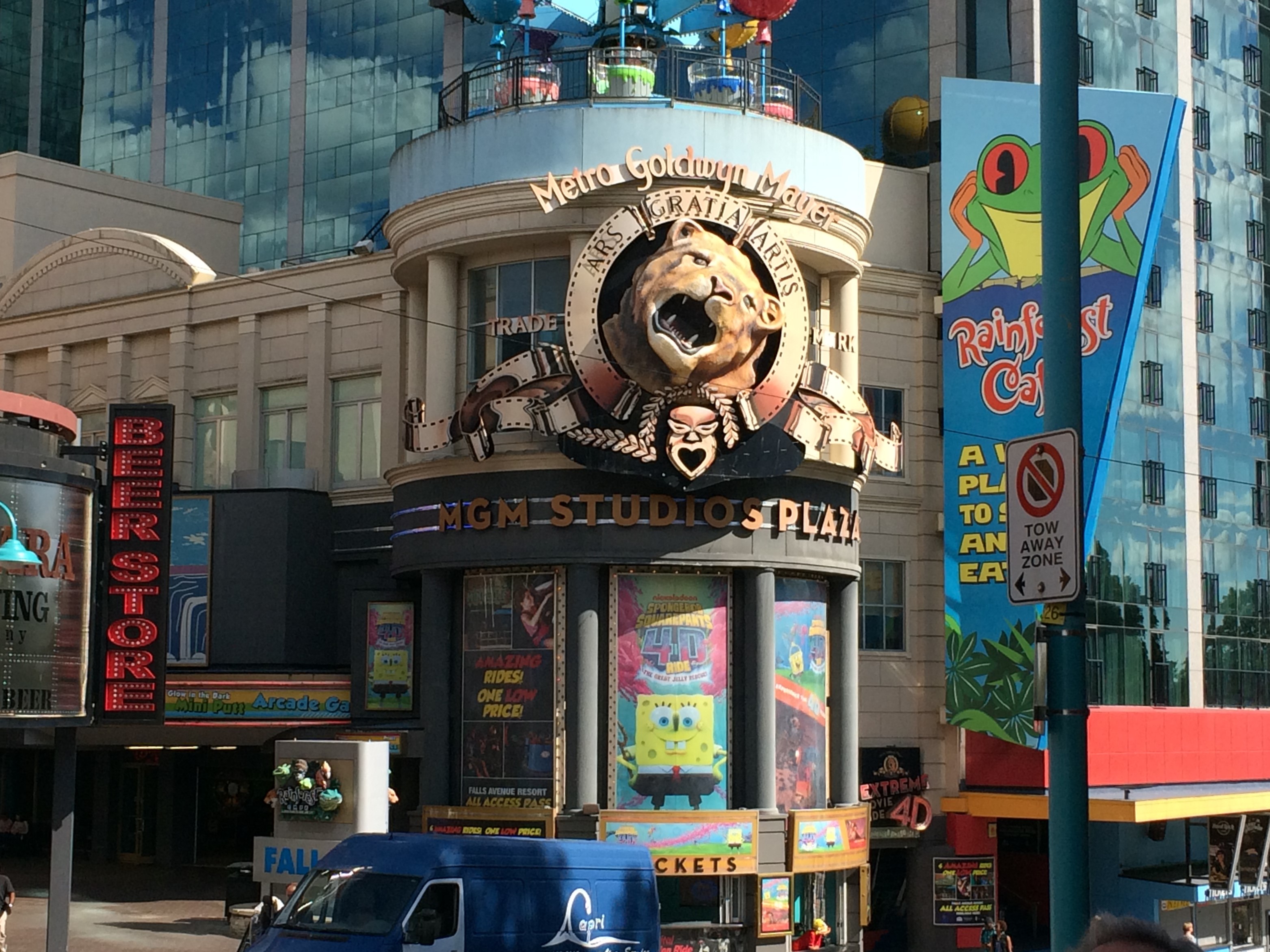 0013 2015-09-22 14.36.59 Clifton Hill, Niagara Falls, ON